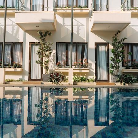 Anugrah Hotel Sukabumi Extérieur photo