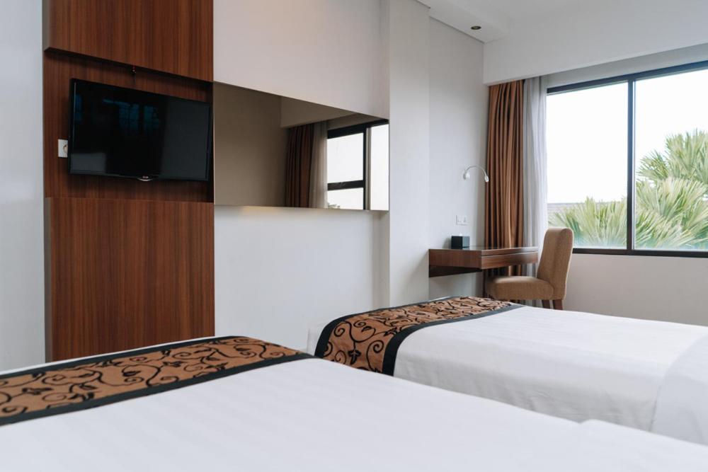 Anugrah Hotel Sukabumi Extérieur photo