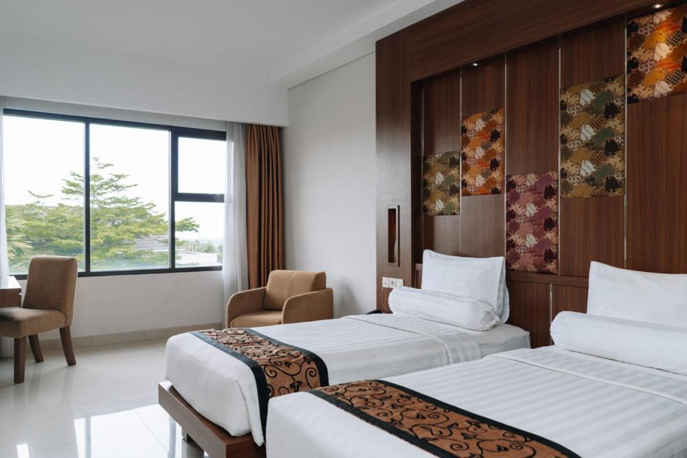 Anugrah Hotel Sukabumi Extérieur photo
