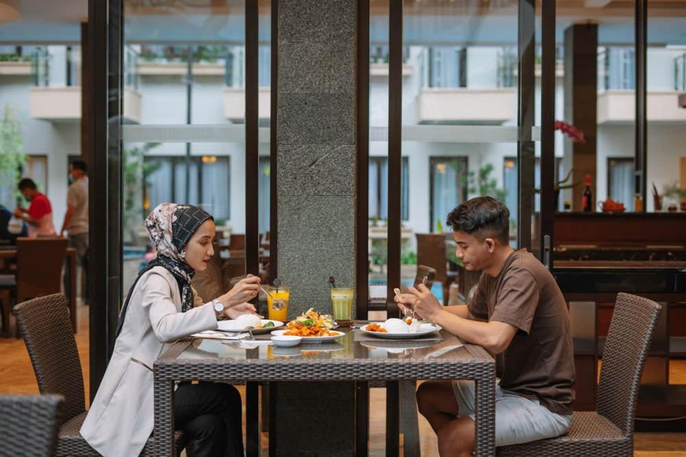 Anugrah Hotel Sukabumi Extérieur photo