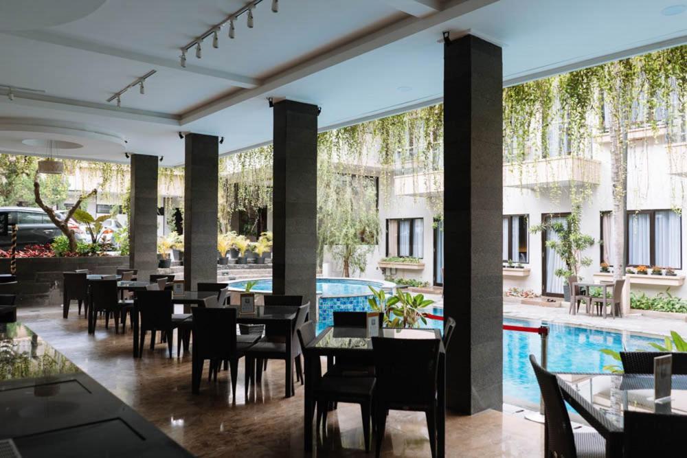 Anugrah Hotel Sukabumi Extérieur photo