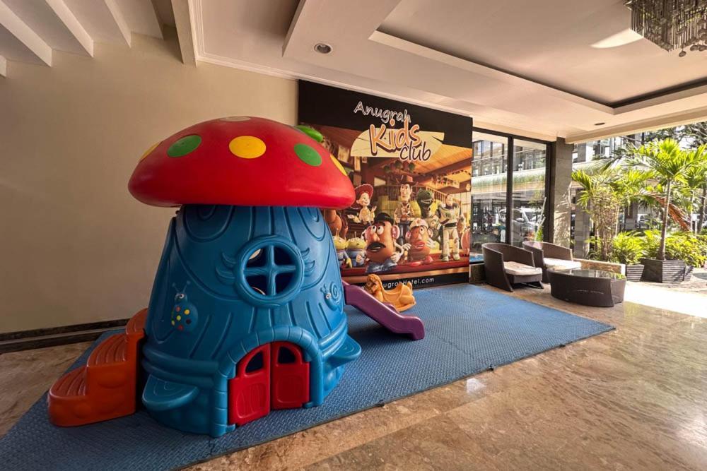 Anugrah Hotel Sukabumi Extérieur photo