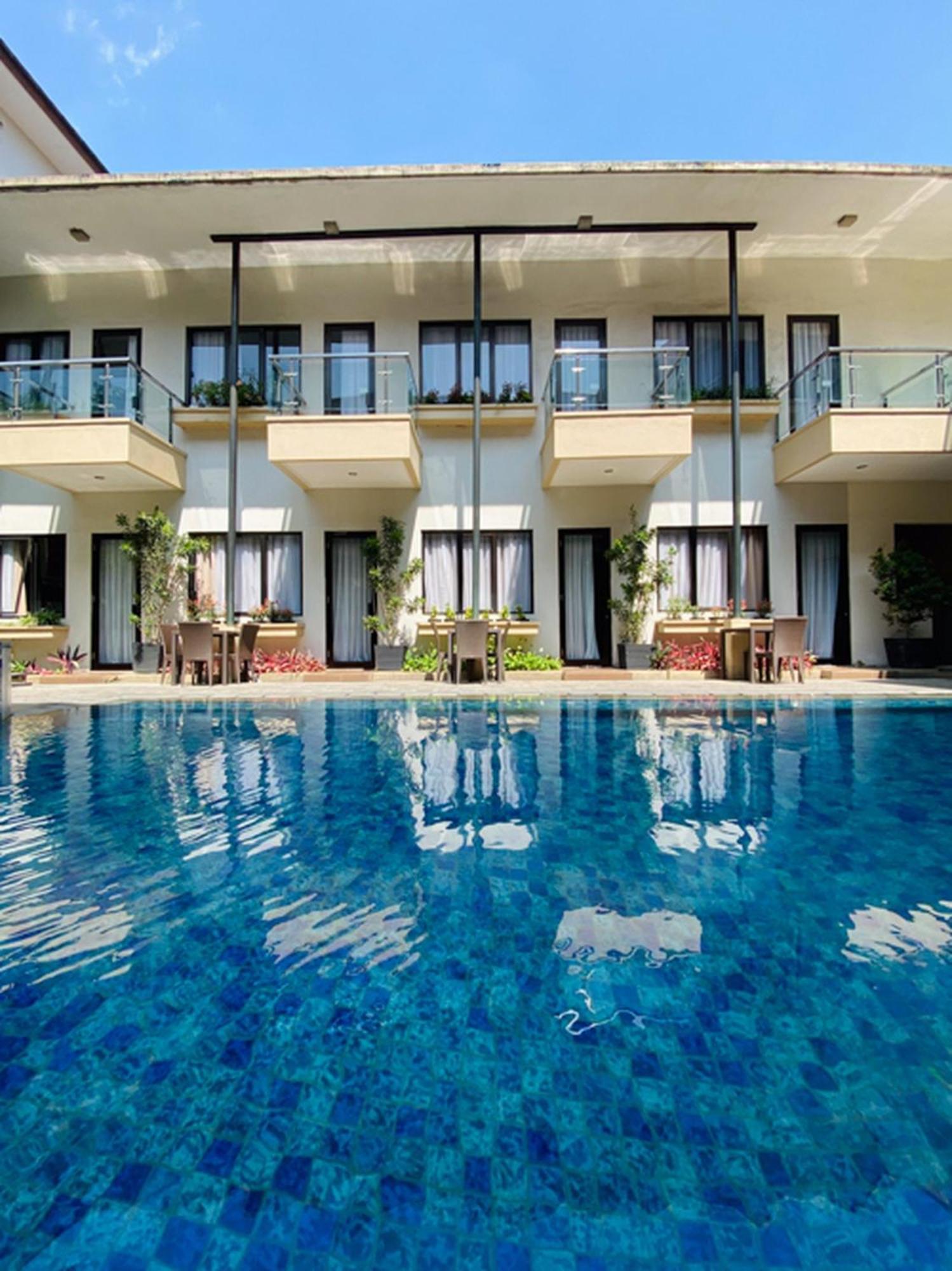 Anugrah Hotel Sukabumi Extérieur photo