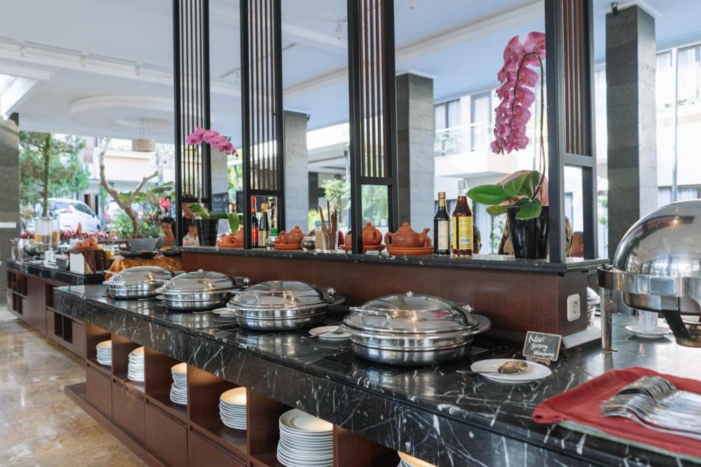 Anugrah Hotel Sukabumi Extérieur photo