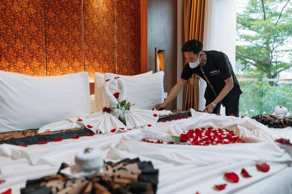 Anugrah Hotel Sukabumi Extérieur photo