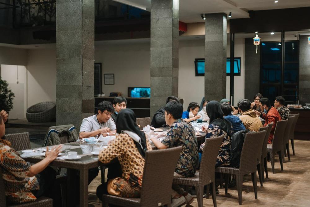 Anugrah Hotel Sukabumi Extérieur photo