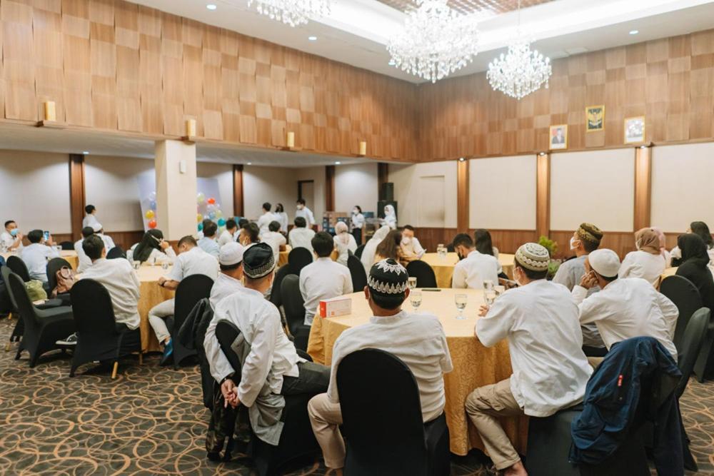 Anugrah Hotel Sukabumi Extérieur photo