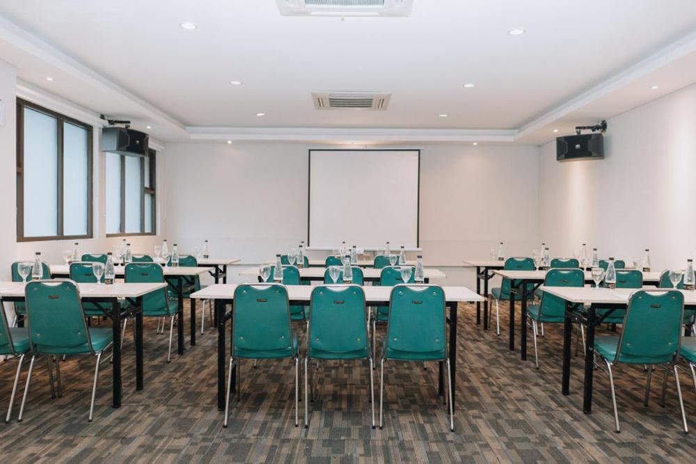 Anugrah Hotel Sukabumi Extérieur photo
