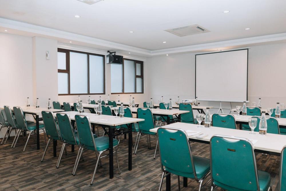 Anugrah Hotel Sukabumi Extérieur photo