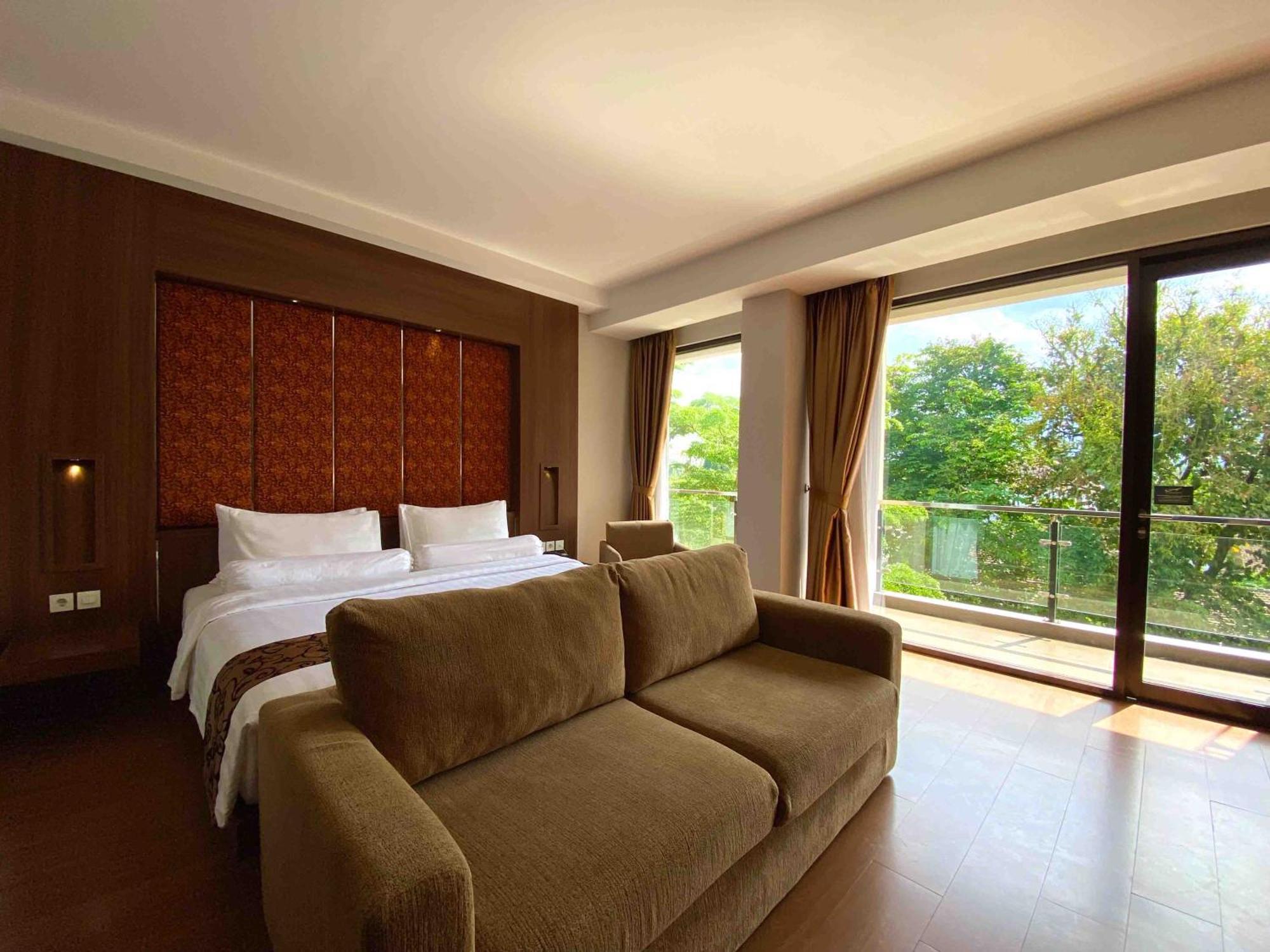 Anugrah Hotel Sukabumi Extérieur photo